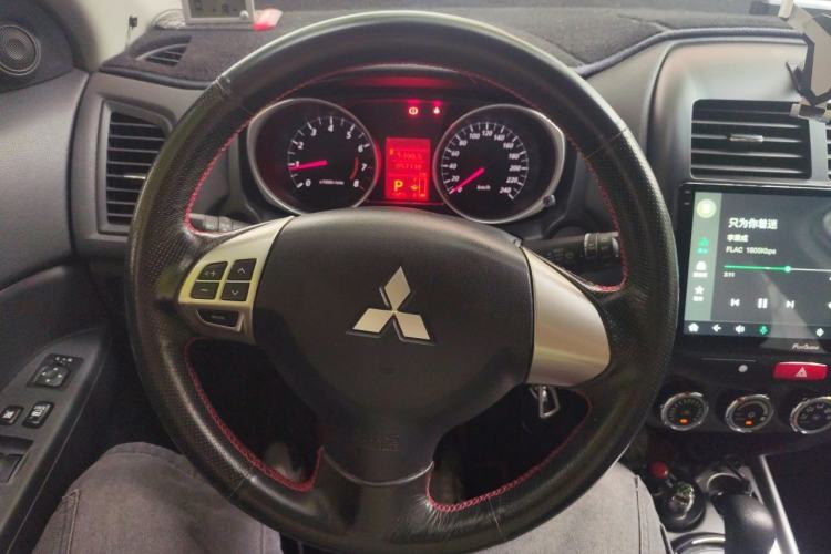 Used Mitsubishi ASX 2013 2.0L CVT Two-Wheel Drive Elite Edition Steering Wheel