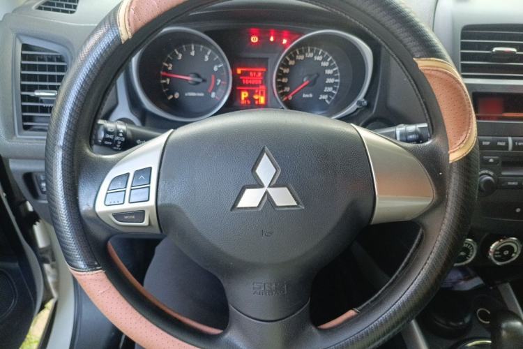Used Mitsubishi ASX 2013 2.0L CVT Two-Wheel Drive Elite Edition Steering Wheel