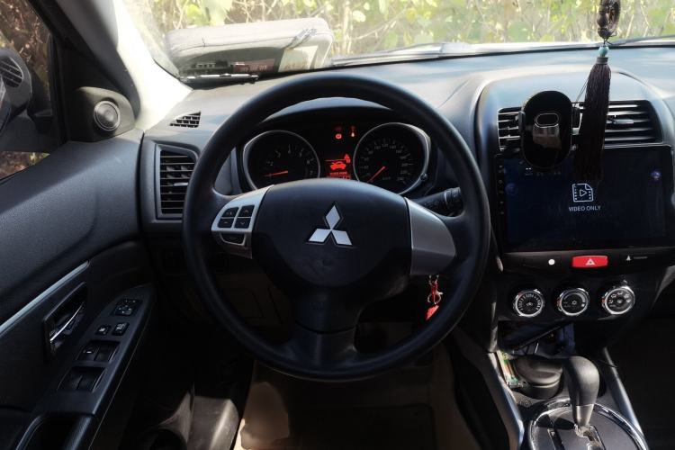 Used Mitsubishi ASX 2013 2.0L CVT Two-Wheel Drive Elite Edition Steering Wheel