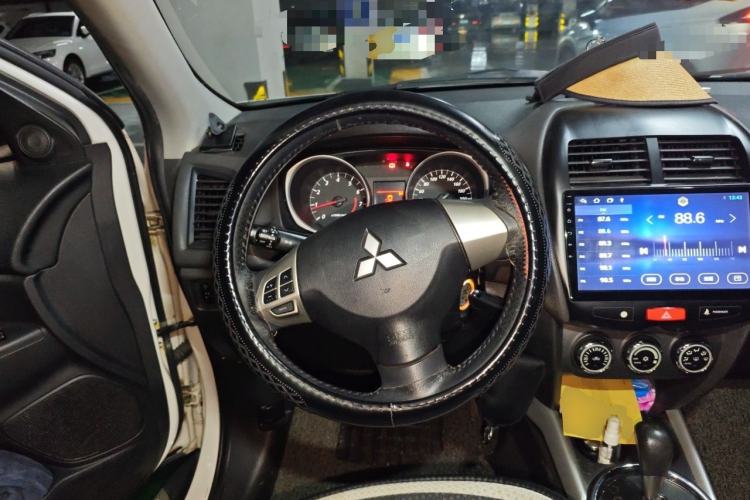 Used Mitsubishi ASX 2013 2.0L CVT Two-Wheel Drive Elite Edition Steering Wheel