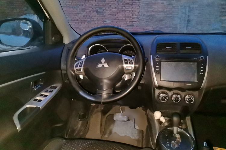 Used Mitsubishi ASX 2013 2.0L CVT Four-Wheel Drive Premium Edition Steering Wheel