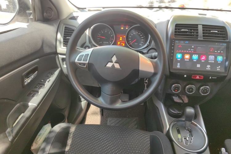 Used Mitsubishi ASX 2013 2.0L CVT Two-Wheel Drive Elite Edition Steering Wheel