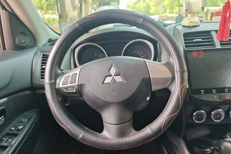 Used Mitsubishi ASX 2013 2.0L CVT Two-Wheel Drive Elite Edition Steering Wheel