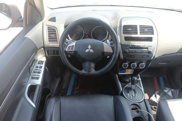 Used Mitsubishi ASX 2013 2.0L CVT Two-Wheel Drive Luxury Edition Steering Wheel