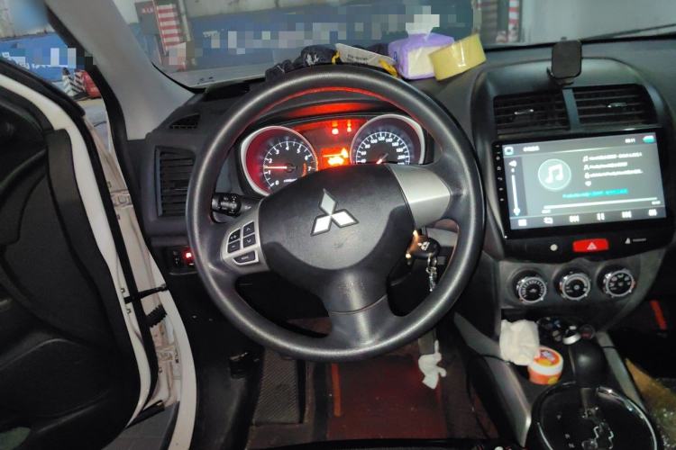 Used Mitsubishi ASX 2013 2.0L CVT Two-Wheel Drive Elite Edition Steering Wheel