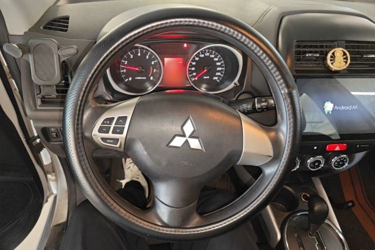 Used Mitsubishi ASX 2013 2.0L CVT Two-Wheel Drive Elite Edition Steering Wheel