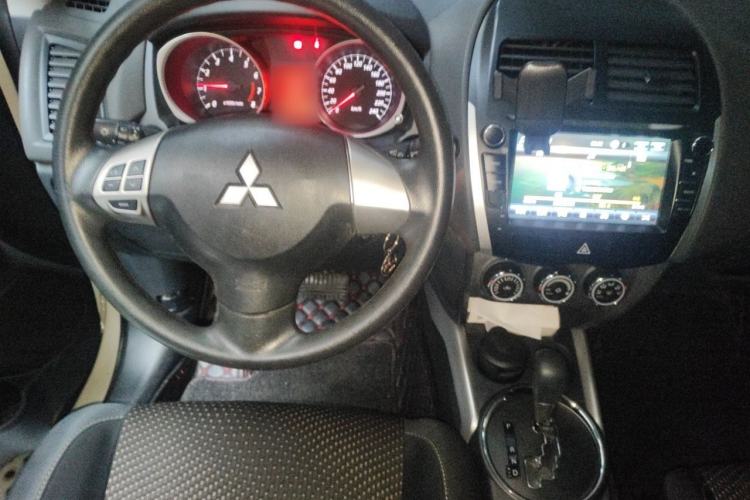 Used Mitsubishi ASX 2013 2.0L CVT Two-Wheel Drive Elite Edition Steering Wheel