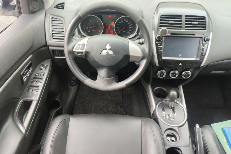 Used Mitsubishi ASX 2013 2.0L CVT Two-Wheel Drive Elite Edition Steering Wheel