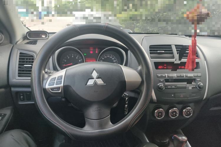 Used Mitsubishi ASX 2013 2.0L CVT Two-Wheel Drive Elite Edition Steering Wheel