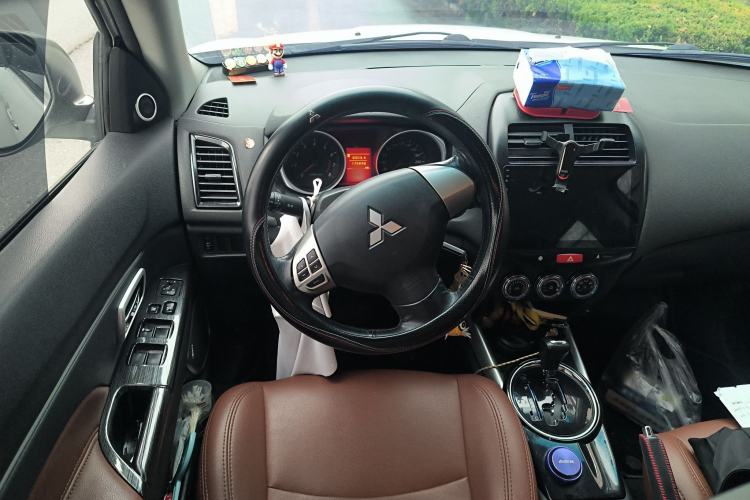 Used Mitsubishi ASX 2013 2.0L CVT Two-Wheel Drive Elite Edition Steering Wheel