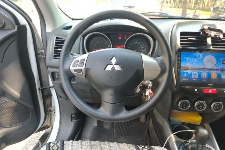 Used Mitsubishi ASX 2013 2.0L CVT Two-Wheel Drive Elite Edition Steering Wheel