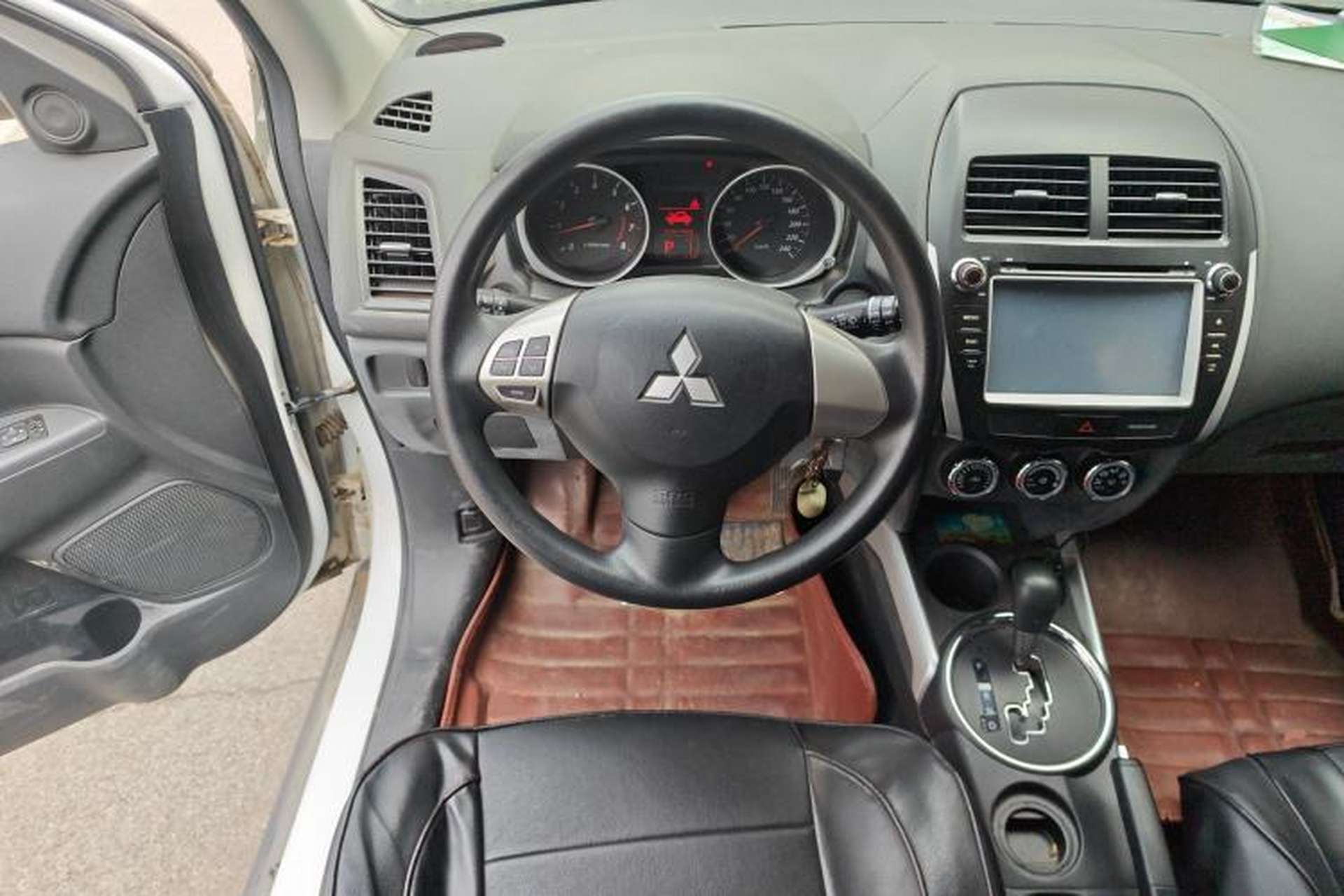 Used Mitsubishi ASX 2013 2.0L CVT Two-Wheel Drive Elite Edition Steering Wheel