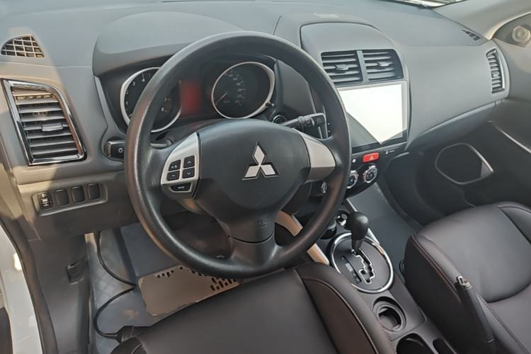 Used Mitsubishi ASX 2013 2.0L CVT Two-Wheel Drive Elite Edition Steering Wheel