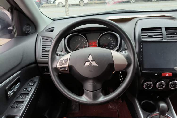 Used Mitsubishi ASX 2013 2.0L CVT Two-Wheel Drive Elite Edition Steering Wheel