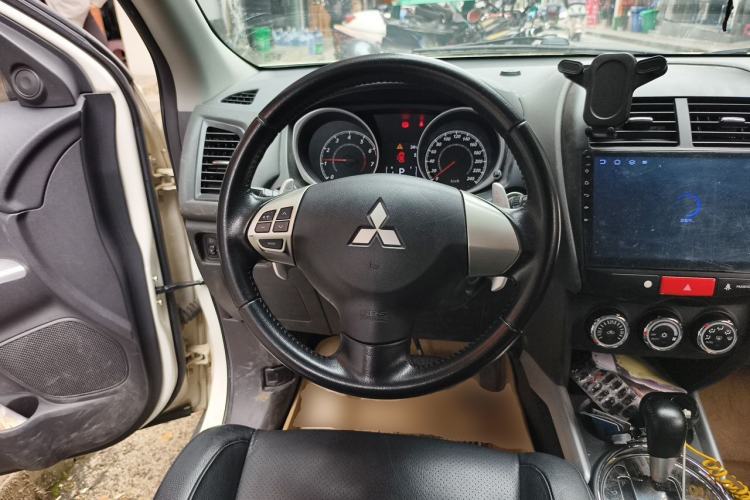 Used Mitsubishi ASX 2013 2.0L CVT Two-Wheel Drive Luxury Edition Steering Wheel