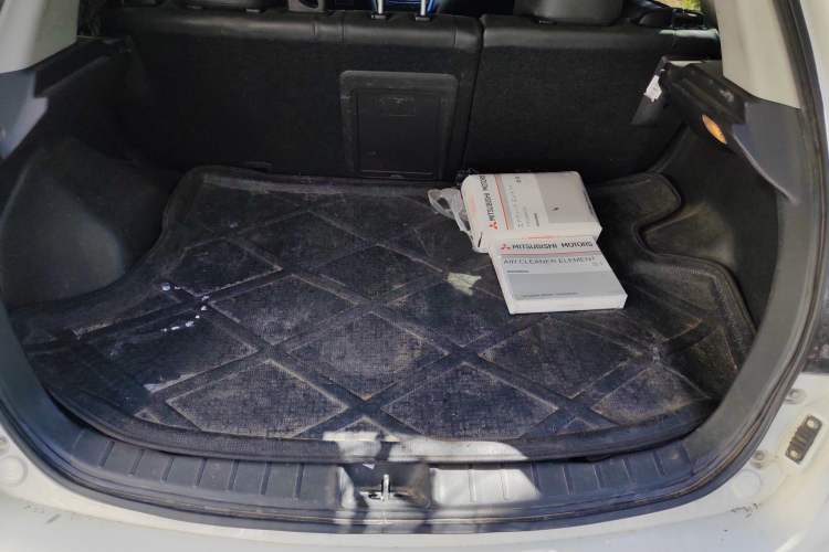 Used Mitsubishi ASX 2013 2.0L CVT 4x4 Flagship Edition Trunk