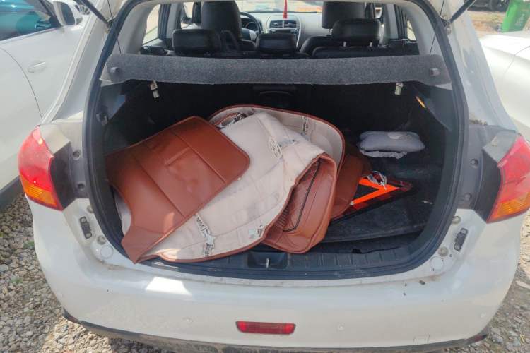 Used Mitsubishi ASX 2013 2.0L CVT Two-Wheel Drive Elite Edition Trunk