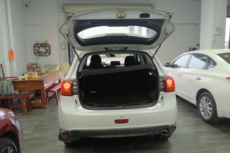 Used Mitsubishi ASX 2013 2.0L CVT Two-Wheel Drive Elite Edition Trunk