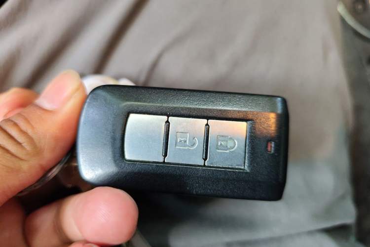 Used Mitsubishi ASX 2013 2.0L CVT Two-Wheel Drive Luxury Edition Vehicle Key