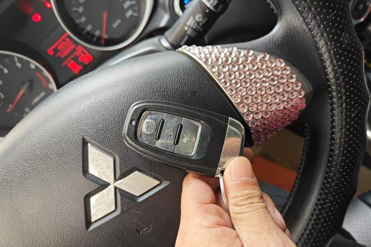 Used Mitsubishi ASX 2013 2.0L CVT Two-Wheel Drive Elite Edition Vehicle Key