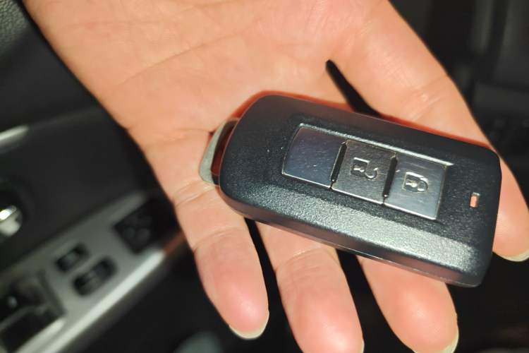 Used Mitsubishi ASX 2013 2.0L CVT Two-Wheel Drive Luxury Edition Vehicle Key