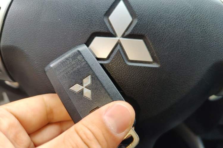 Used Mitsubishi ASX 2013 2.0L CVT Two-Wheel Drive Luxury Edition Vehicle Key