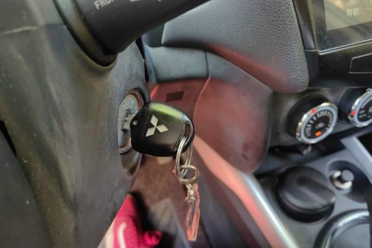 Used Mitsubishi ASX 2013 2.0L CVT Two-Wheel Drive Elite Edition Vehicle Key
