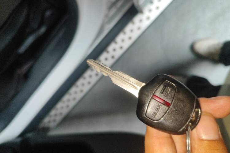 Used Mitsubishi ASX 2013 2.0L CVT Two-Wheel Drive Elite Edition Vehicle Key