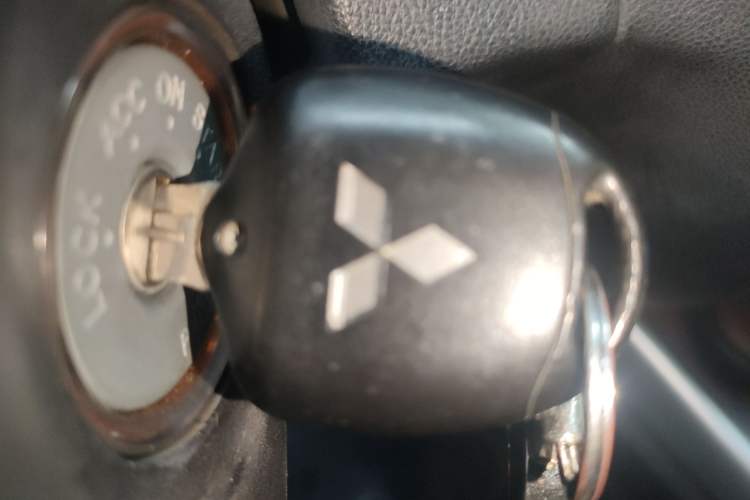 Used Mitsubishi ASX 2013 2.0L CVT Two-Wheel Drive Elite Edition Vehicle Key