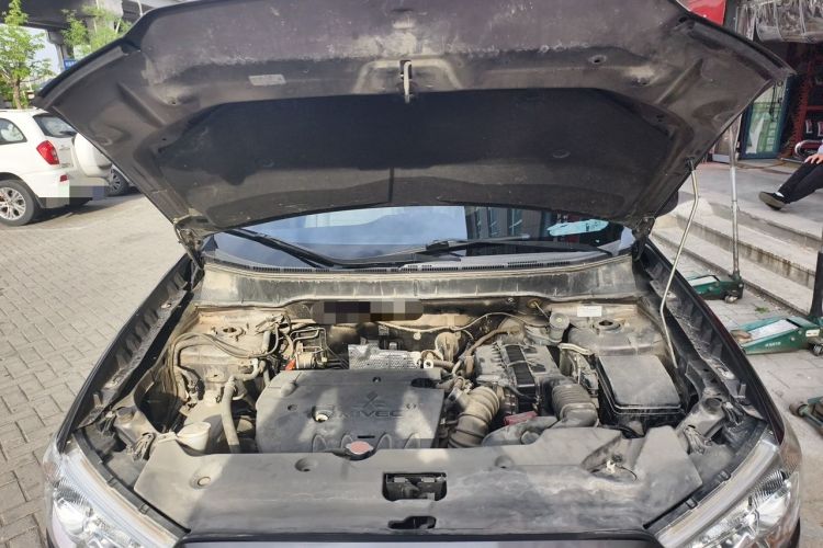Used Mitsubishi ASX 2013 2.0L CVT Two-Wheel Drive Luxury Edition Engine Bay