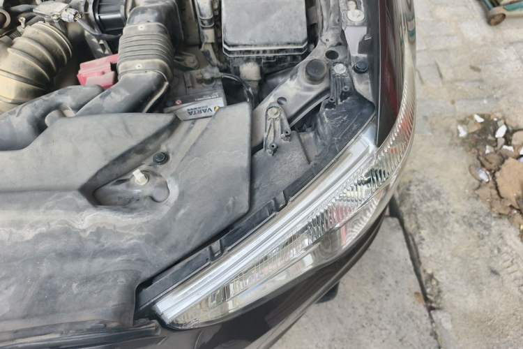 Used Mitsubishi ASX 2013 2.0L CVT Two-Wheel Drive Luxury Edition Engine Bay Left