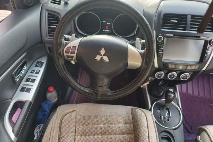 Used Mitsubishi ASX 2013 2.0L CVT Two-Wheel Drive Luxury Edition Steering Wheel
