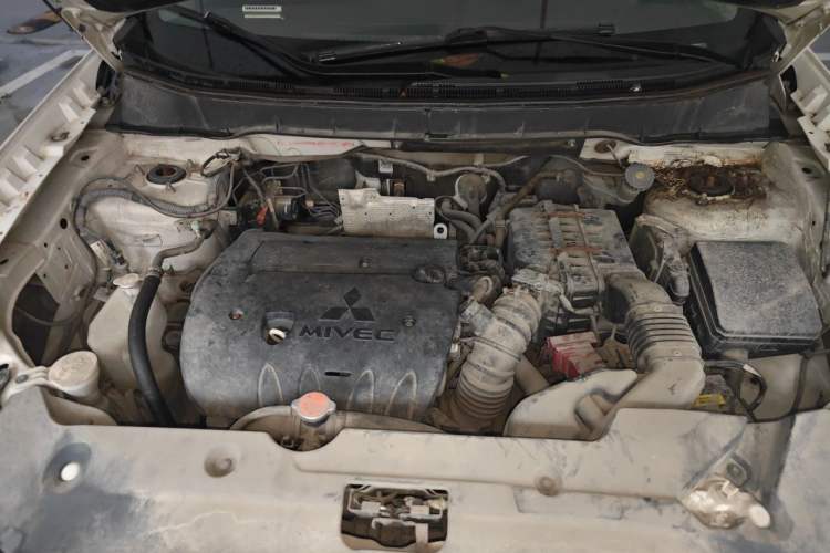 Used Mitsubishi ASX 2014 2.0L CVT Two-Wheel-Drive Overland Edition Engine Bay