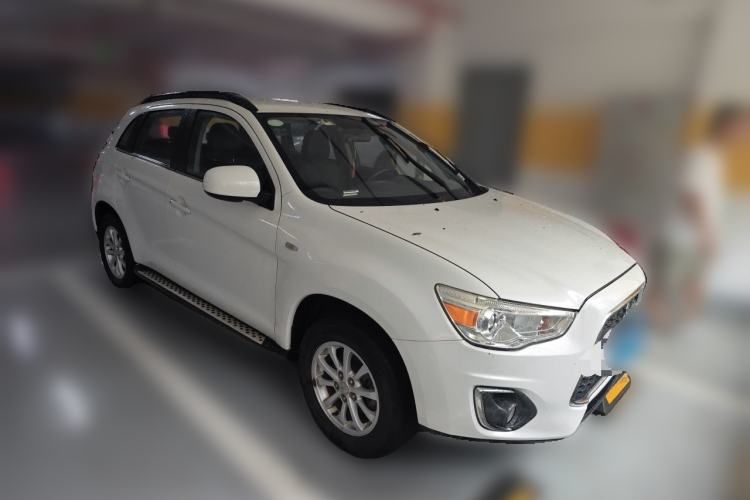 Used Mitsubishi ASX 2014 2.0L CVT Two-Wheel-Drive Overland Edition Front Right 45 Deg