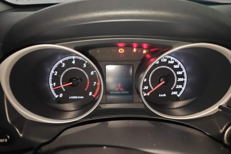 Used Mitsubishi ASX 2014 2.0L CVT Two-Wheel-Drive Overland Edition Instrument Cluster