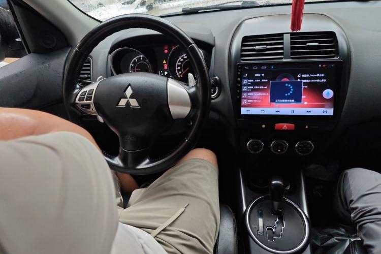 Used Mitsubishi ASX 2014 2.0L CVT Two-Wheel-Drive Overland Edition Steering Wheel