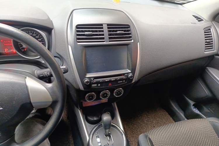Used Mitsubishi ASX 2015 2.0L CVT Silk Road Commemorative Edition Audio And AC Panel