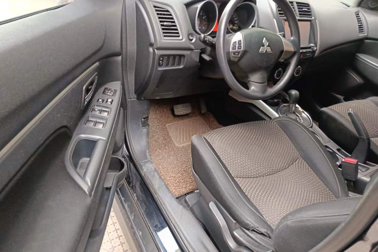 Used Mitsubishi ASX 2015 2.0L CVT Silk Road Commemorative Edition Driver Seat