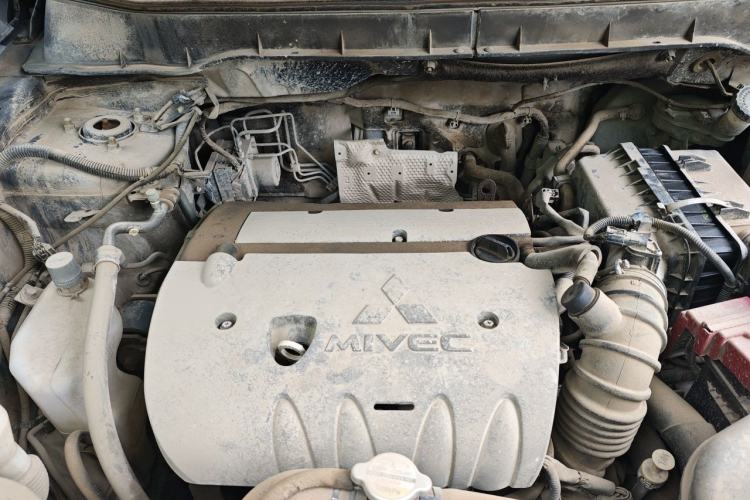 Used Mitsubishi ASX 2015 2.0L CVT Two-Wheel Drive Elite Edition Engine Bay