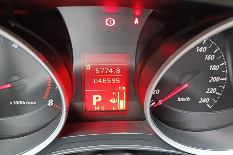 Used Mitsubishi ASX 2015 2.0L CVT Silk Road Commemorative Edition Odometer Close Up