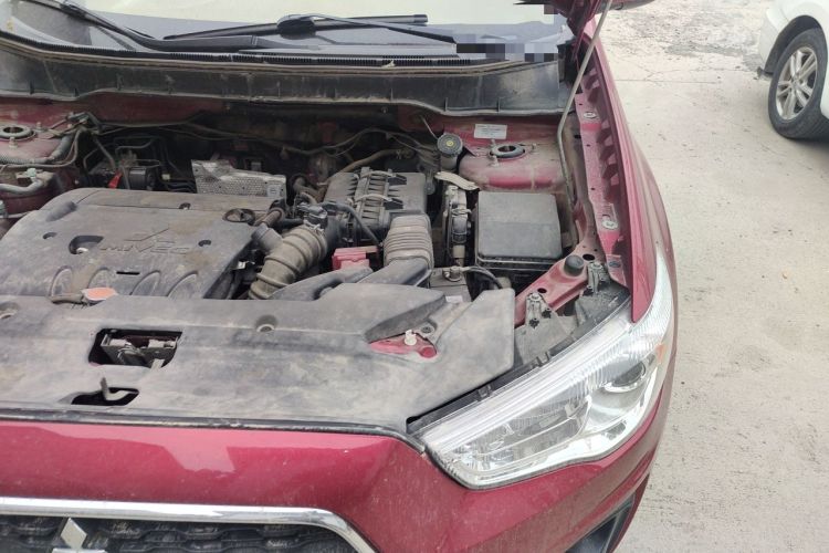 Used Mitsubishi ASX 2015 2.0L CVT Two-Wheel Drive Elite Edition Engine Bay Left