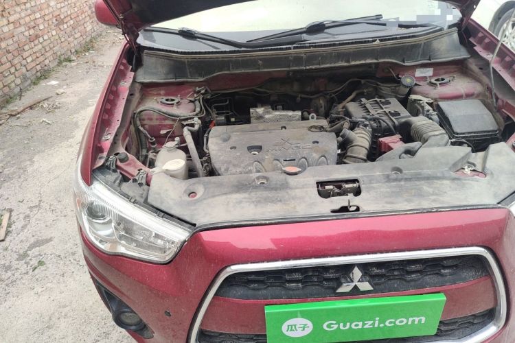 Used Mitsubishi ASX 2015 2.0L CVT Two-Wheel Drive Elite Edition Engine Bay Right