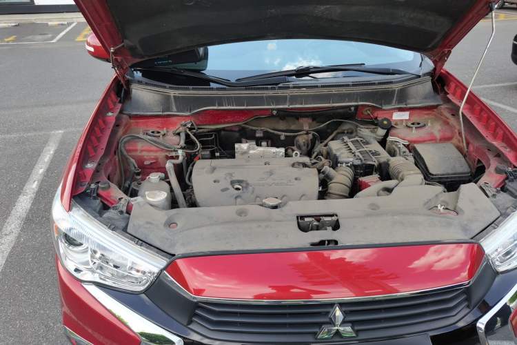Used Mitsubishi ASX 2015 2.0L CVT Two-Wheel Drive Elite Edition Engine Bay Right