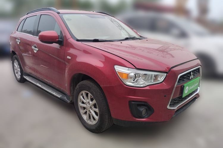 Used Mitsubishi ASX 2015 2.0L CVT Two-Wheel Drive Elite Edition Front Right 45 Deg