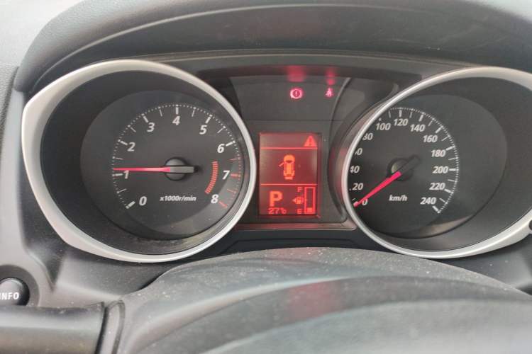 Used Mitsubishi ASX 2015 2.0L CVT Two-Wheel Drive Elite Edition Instrument Cluster