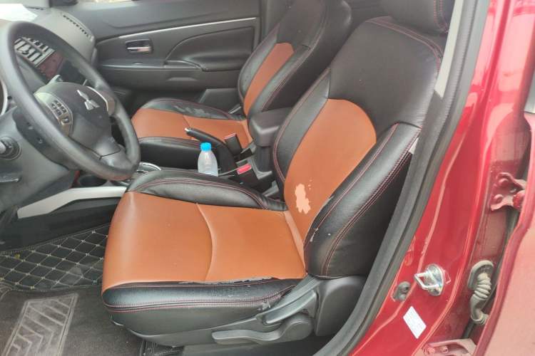 Used Mitsubishi ASX 2015 2.0L CVT Two-Wheel Drive Elite Edition Left Front Seat