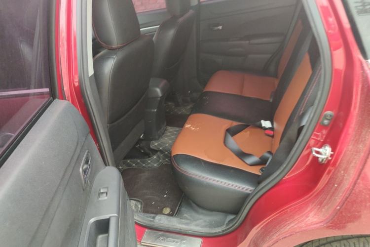 Used Mitsubishi ASX 2015 2.0L CVT Two-Wheel Drive Elite Edition Left Rear Seat