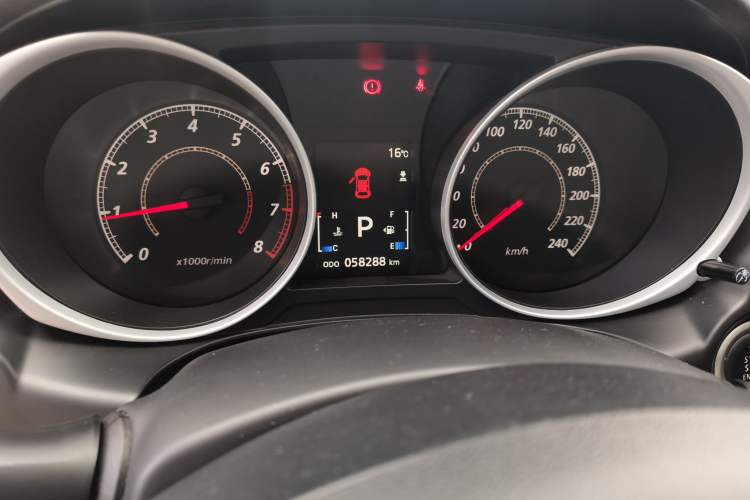 Used Mitsubishi ASX 2015 2.0L CVT Two-Wheel Drive Elite Edition Odometer Close Up
