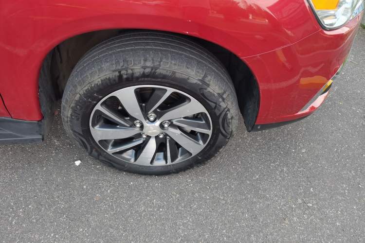 Used Mitsubishi ASX 2015 2.0L CVT Two-Wheel Drive Elite Edition Right Front Wheel Hub