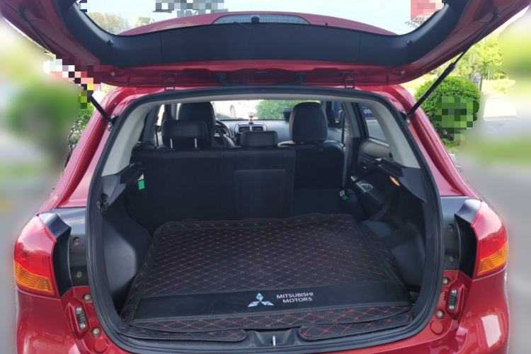 Used Mitsubishi ASX 2015 2.0L CVT Two-Wheel Drive Elite Edition Trunk